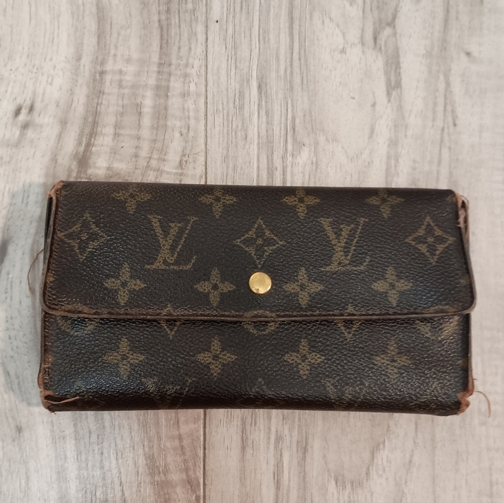Louis Vuitton Monogram Logo Portefeuille Sarah Long Wallet